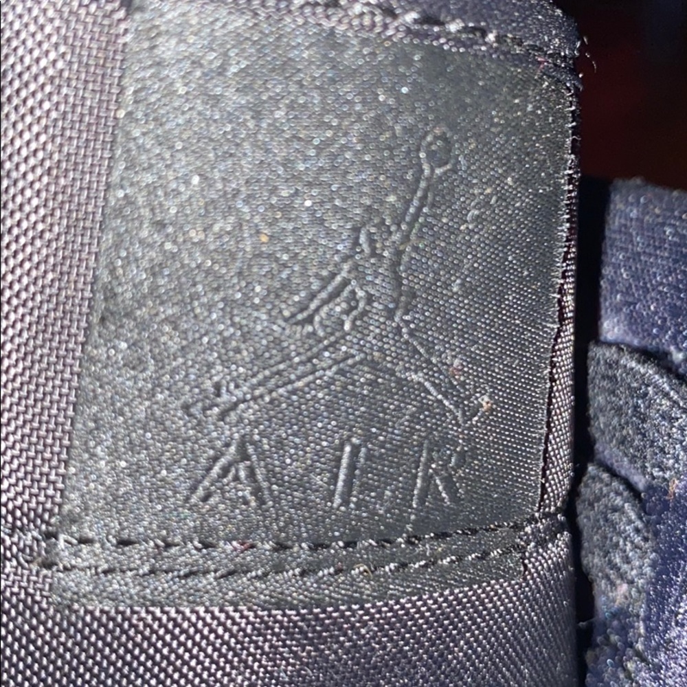 Air Jordan 1 Mid 
“Black Patent Leather” - Picture 6 of 6